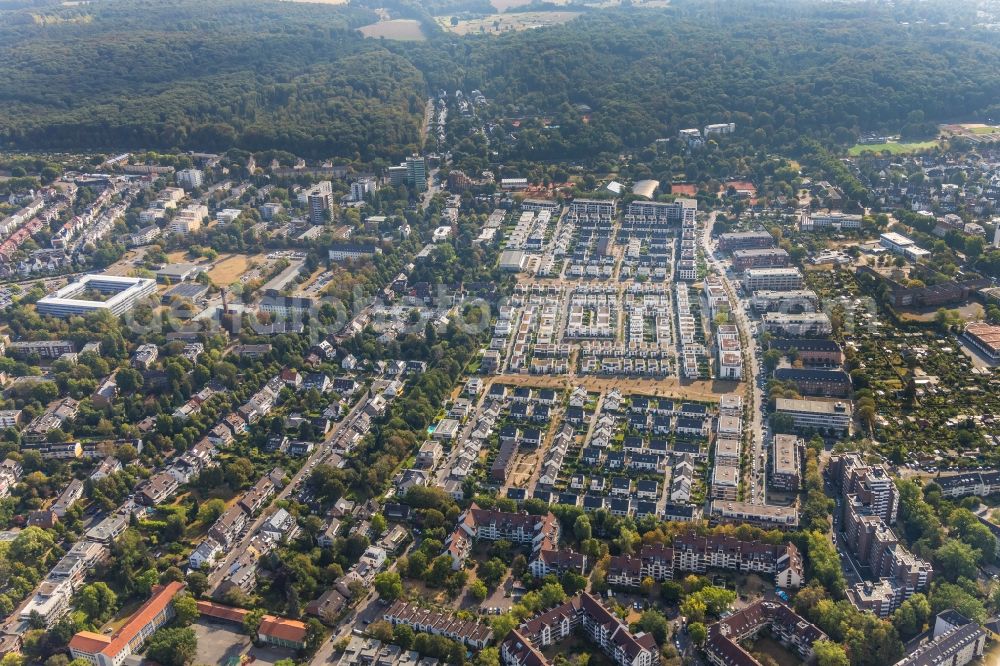 Aerial photograph Düsseldorf - Single-family residential area of settlement Eichengrund - Am Nussbaum - Haselnussweg in the district Moersenbroich in Duesseldorf in the state North Rhine-Westphalia, Germany