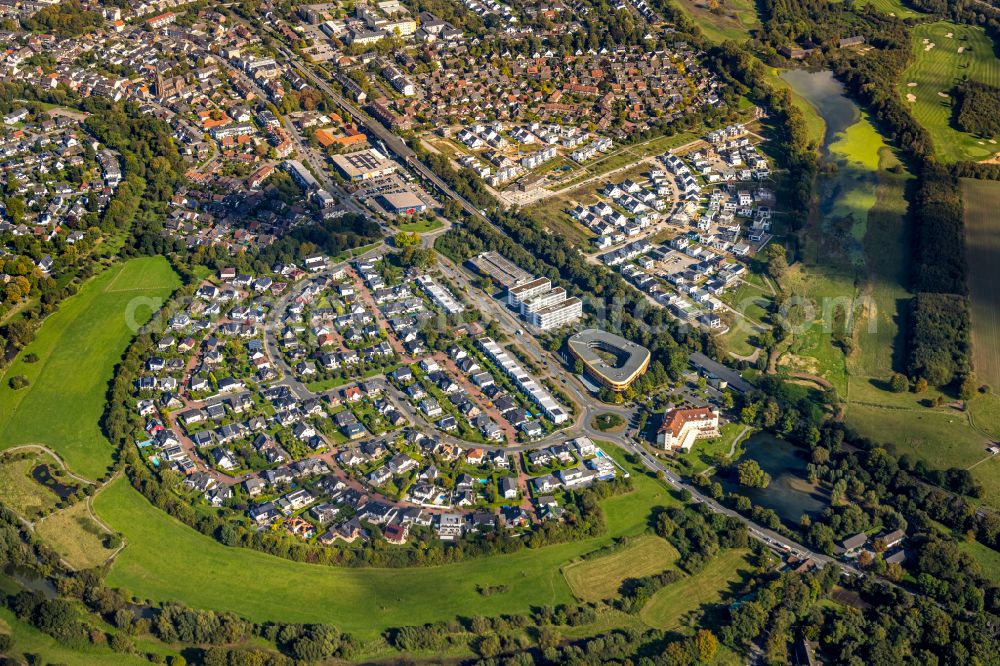 Aerial image Duisburg - Single-family residential area of settlement on Heinz-Troekes-Strasse in Duisburg in the state North Rhine-Westphalia