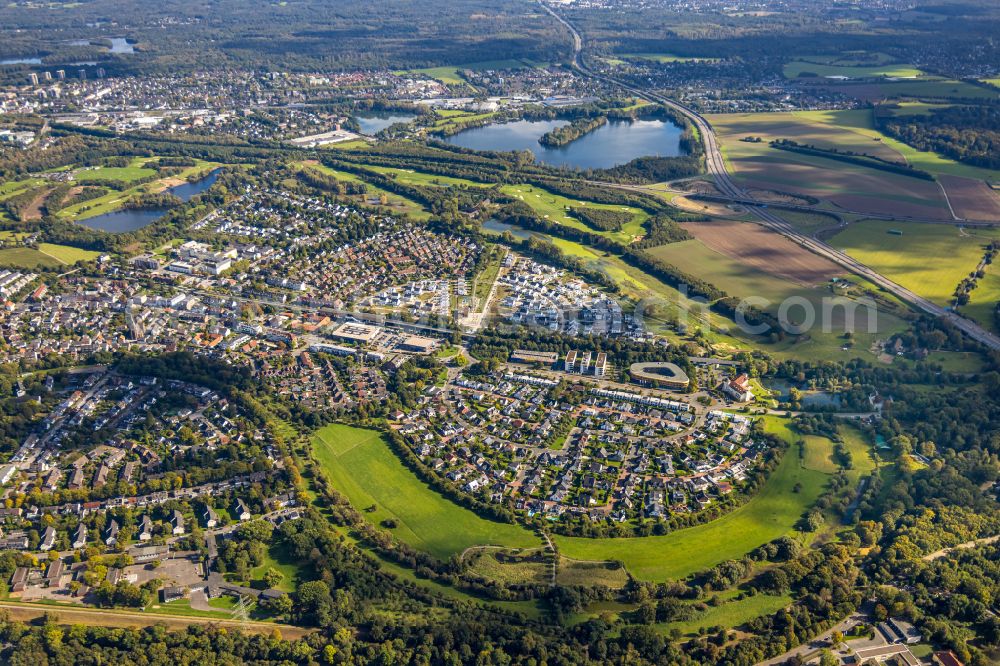 Duisburg from above - Single-family residential area of settlement on Heinz-Troekes-Strasse in Duisburg in the state North Rhine-Westphalia