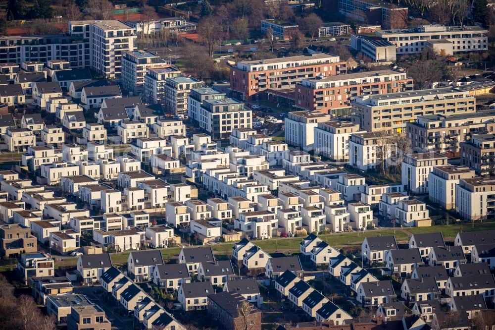 Düsseldorf from the bird's eye view: Single-family residential area of settlement Eichengrund - Am Nussbaum - Haselnussweg in the district Moersenbroich in Duesseldorf in the state North Rhine-Westphalia, Germany