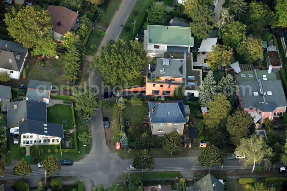 Aerial photograph Berlin - Single-family residential area of settlement on the Eichenstrasse destrict Kausldorf in Berlin