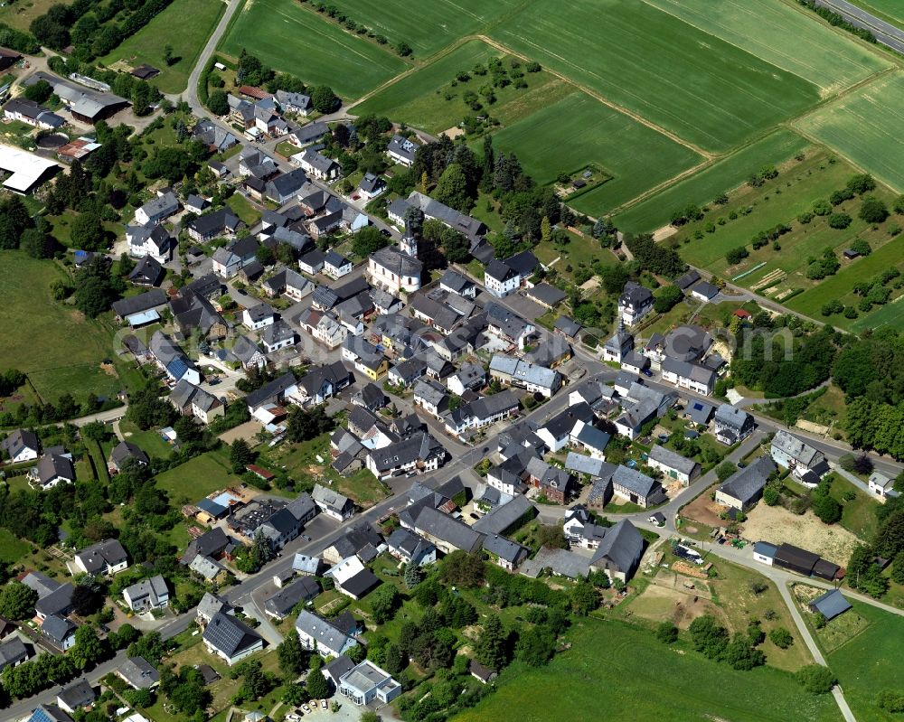 Ellern (Hunsrück) from the bird's eye view: Single-family residential area of settlement in Ellern (Hunsrueck) in the state Rhineland-Palatinate