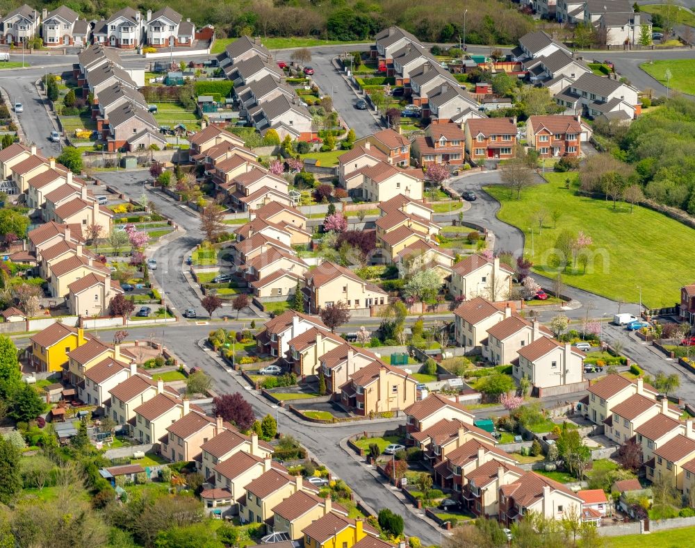 Aerial photograph Ennis - Single-family residential area of settlement on R473 in Ennis in Clare, Ireland