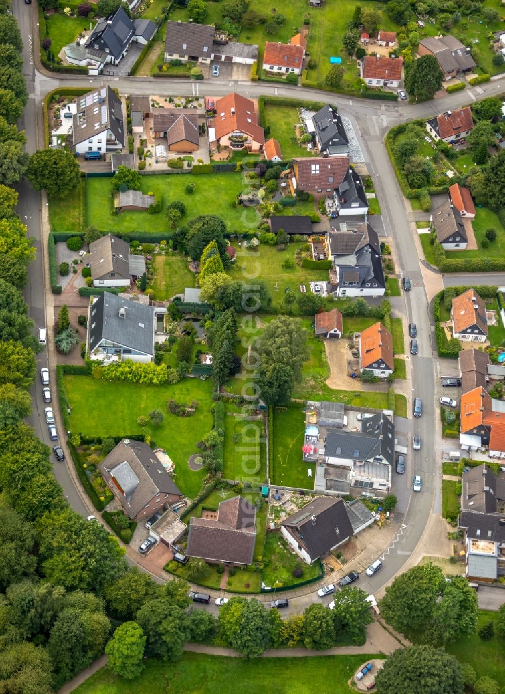 Aerial photograph Schwelm - Single-family residential area of settlement entlang of Harkortweg - Lohmuehle in Schwelm in the state North Rhine-Westphalia, Germany