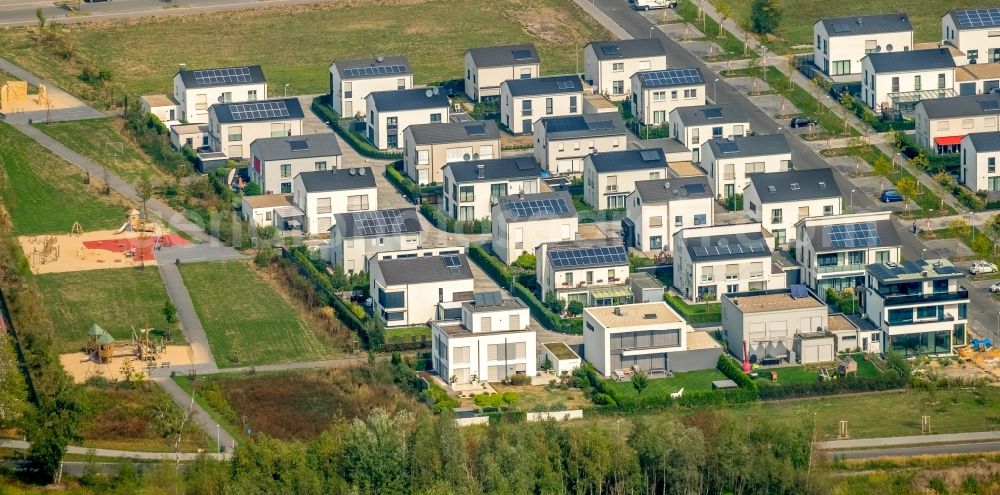 Aerial photograph Gelsenkirchen - Single-family residential area of settlement along the Johannes-Rau-Allee in Gelsenkirchen in the state North Rhine-Westphalia, Germany