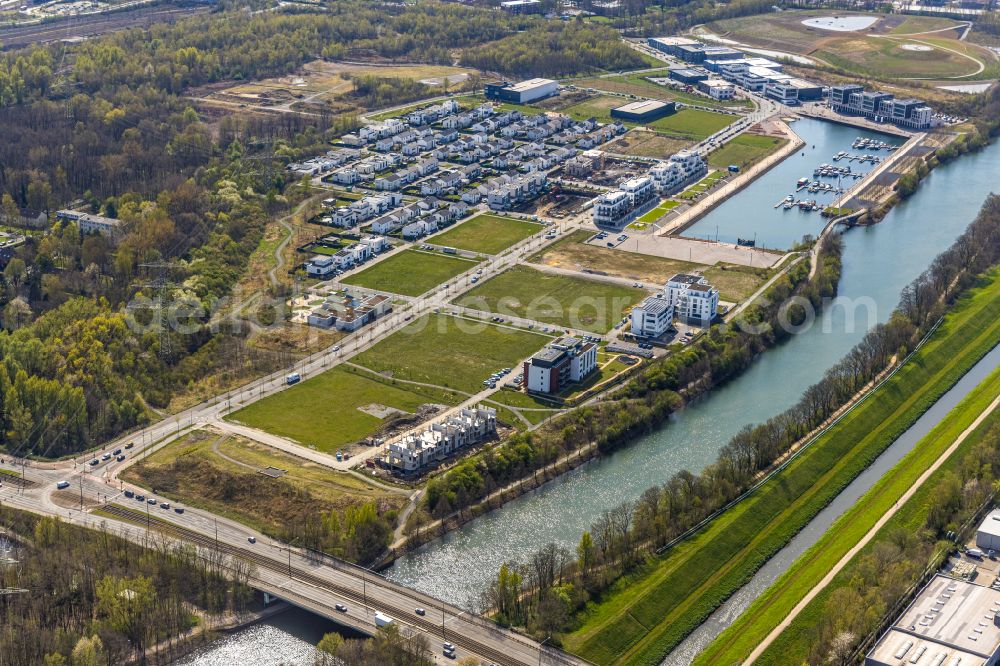 Aerial photograph Gelsenkirchen - Single-family residential area of settlement along the Johannes-Rau-Allee in Gelsenkirchen in the state North Rhine-Westphalia, Germany