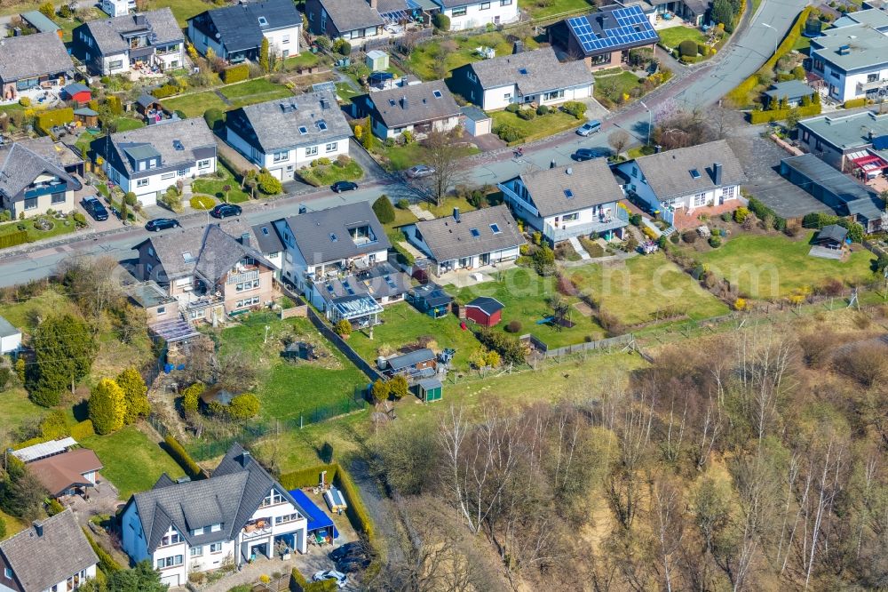 Aerial image Meschede - Single-family residential area of settlement along the Liegnitzer Strasse in Meschede in the state North Rhine-Westphalia, Germany