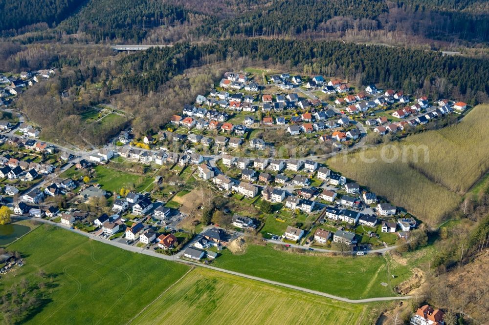 Aerial image Arnsberg - Single-family residential area of settlement on Lindenstrasse - Bruchhausener Hude in Arnsberg in the state North Rhine-Westphalia, Germany