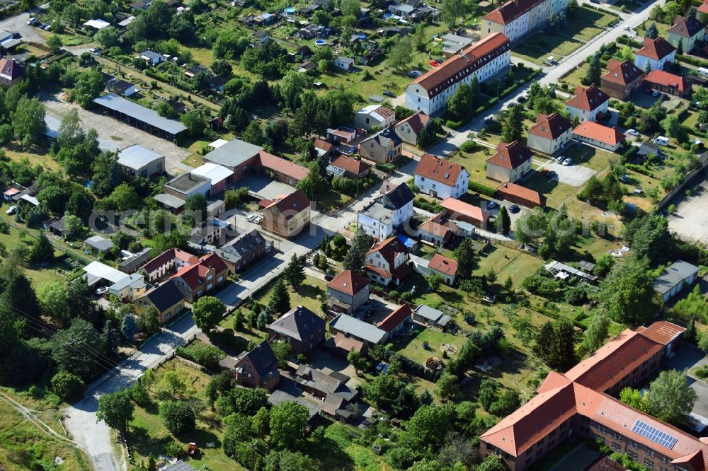 Großräschen from above - Single-family residential area of settlement along the Muehlenstrasse in Grossraeschen in the state Brandenburg, Germany