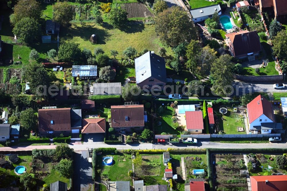 Hohe Börde from above - Single-family residential area of settlement along the Morgenstrasse in the district Irxleben in Hohe Boerde in the state Saxony-Anhalt, Germany