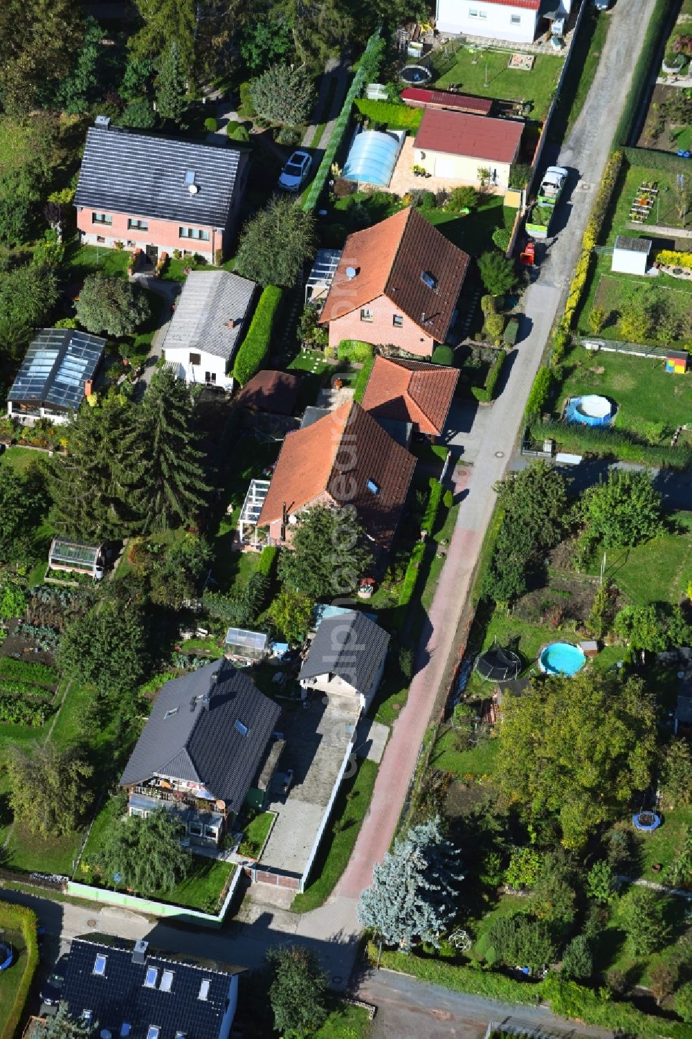 Hohe Börde from the bird's eye view: Single-family residential area of settlement along the Morgenstrasse in the district Irxleben in Hohe Boerde in the state Saxony-Anhalt, Germany