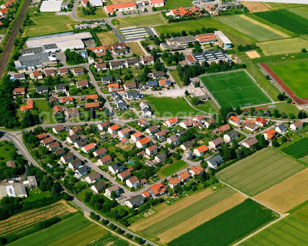 Ergenzingen from above - Single-family residential area of settlement in Ergenzingen in the state Baden-Wuerttemberg, Germany