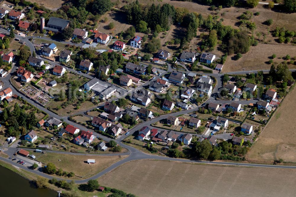 Aerial photograph Erlach - Single-family residential area of settlement in Erlach in the state Bavaria, Germany