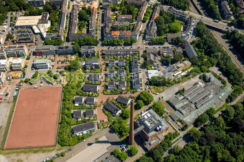 Aerial photograph Essen - Single-family residential area of settlement zwischen Girardethaus und Hopf- Bau (Rue 199) an der Ruettenscheider Bruecke in Essen in the state North Rhine-Westphalia