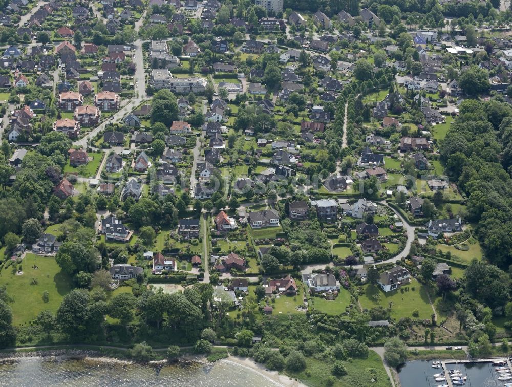 Flensburg from above - Single-family residential area of settlement im Stadtteil Muerwik in Flensburg in the state Schleswig-Holstein