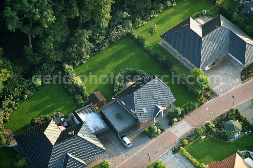 Aerial image Fredenbeck - Single-family residential area of settlement Am Muehlenweg in Fredenbeck in the state Lower Saxony