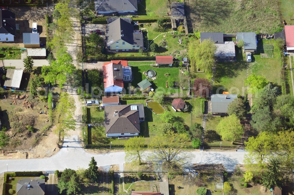 Fredersdorf-Vogelsdorf from the bird's eye view: Single-family residential area of settlement in Fredersdorf-Vogelsdorf in the state Brandenburg