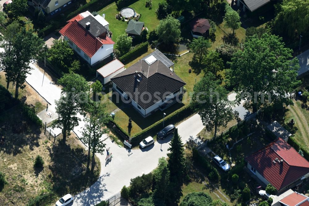 Fredersdorf-Vogelsdorf from above - Single-family residential area of settlement in Fredersdorf-Vogelsdorf in the state Brandenburg