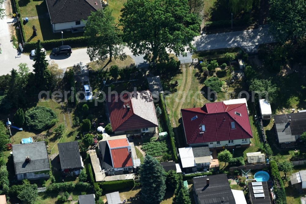 Aerial image Fredersdorf-Vogelsdorf - Single-family residential area of settlement in Fredersdorf-Vogelsdorf in the state Brandenburg