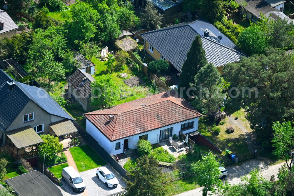 Aerial image Fredersdorf-Vogelsdorf - Single-family residential area of settlement on street Hebbelstrasse in Fredersdorf-Vogelsdorf in the state Brandenburg, Germany