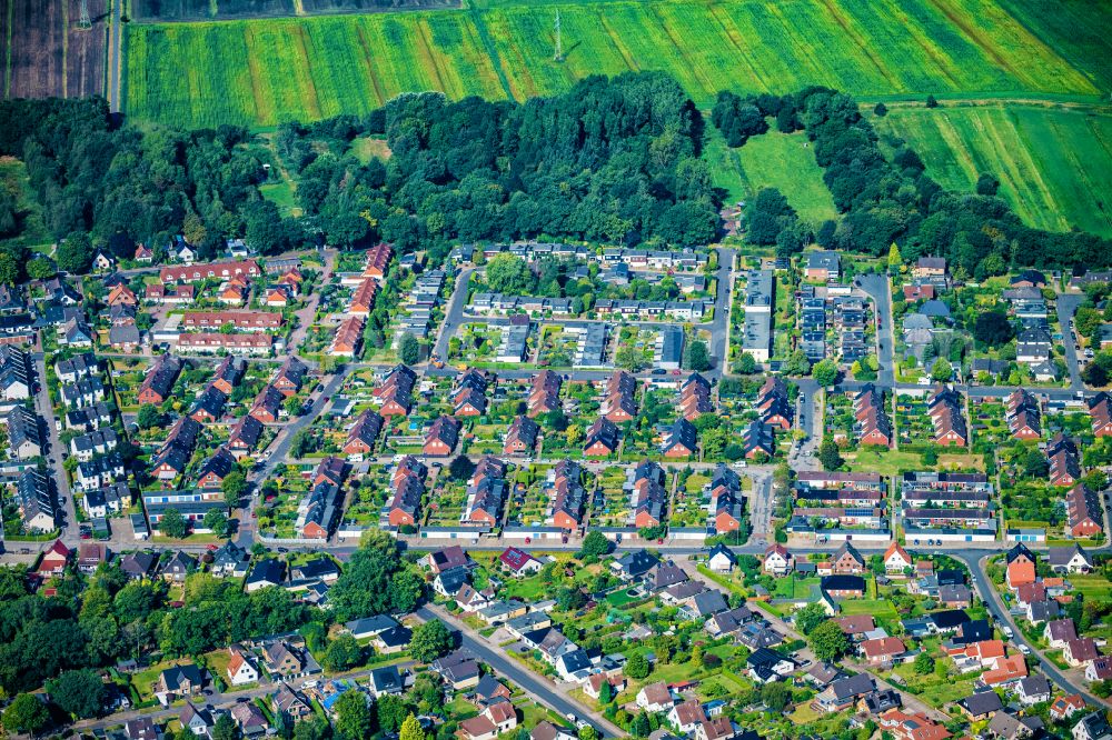 Geestland from the bird's eye view: Residential area of single-family settlement Langen on street Mittelfeldweg in Geestland in the state Lower Saxony, Germany