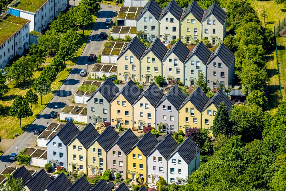 Aerial photograph Gelsenkirchen - Residential a residential estate Solarsiedlung Sonnenhof in Gelsenkirchen Bismarck in North Rhine-Westphalia