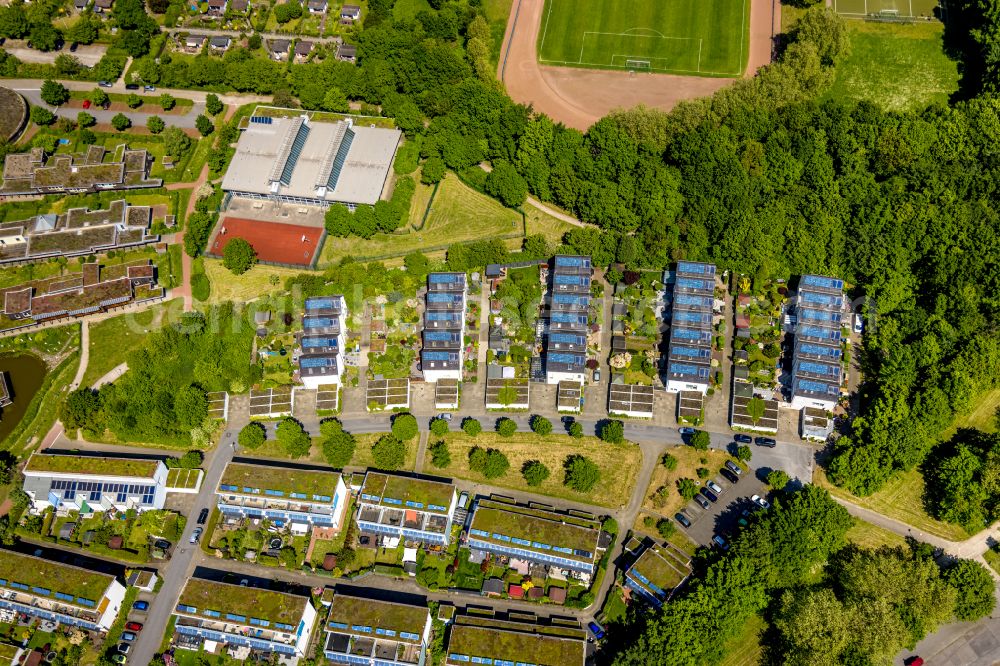 Gelsenkirchen from the bird's eye view: Residential a residential estate Solarsiedlung Sonnenhof in Gelsenkirchen Bismarck in North Rhine-Westphalia