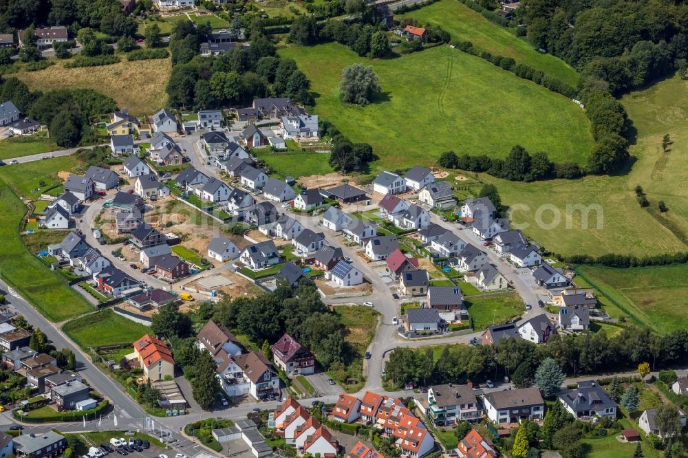 Ennepetal from the bird's eye view: Single-family residential area of settlement on Gerhard-Dessel-Strasse - Ewald-Rettberg-Strasse and of August-Born-Strasse in Ennepetal in the state North Rhine-Westphalia, Germany