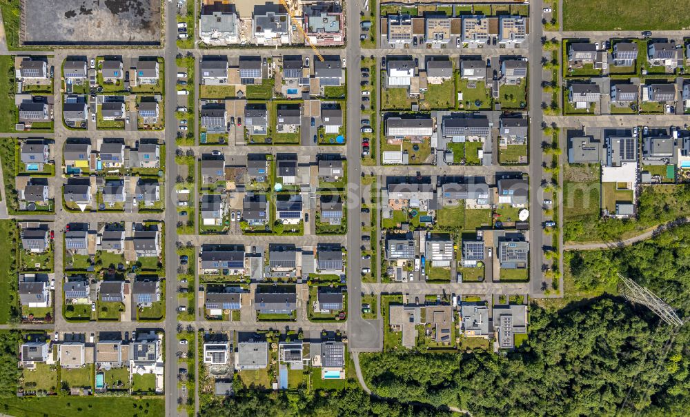 Gelsenkirchen from the bird's eye view: single-family residential area of settlement Graf Bismarck on Stadler Weg - Karl-Arnold-Weg in Gelsenkirchen in the state North Rhine-Westphalia, Germany