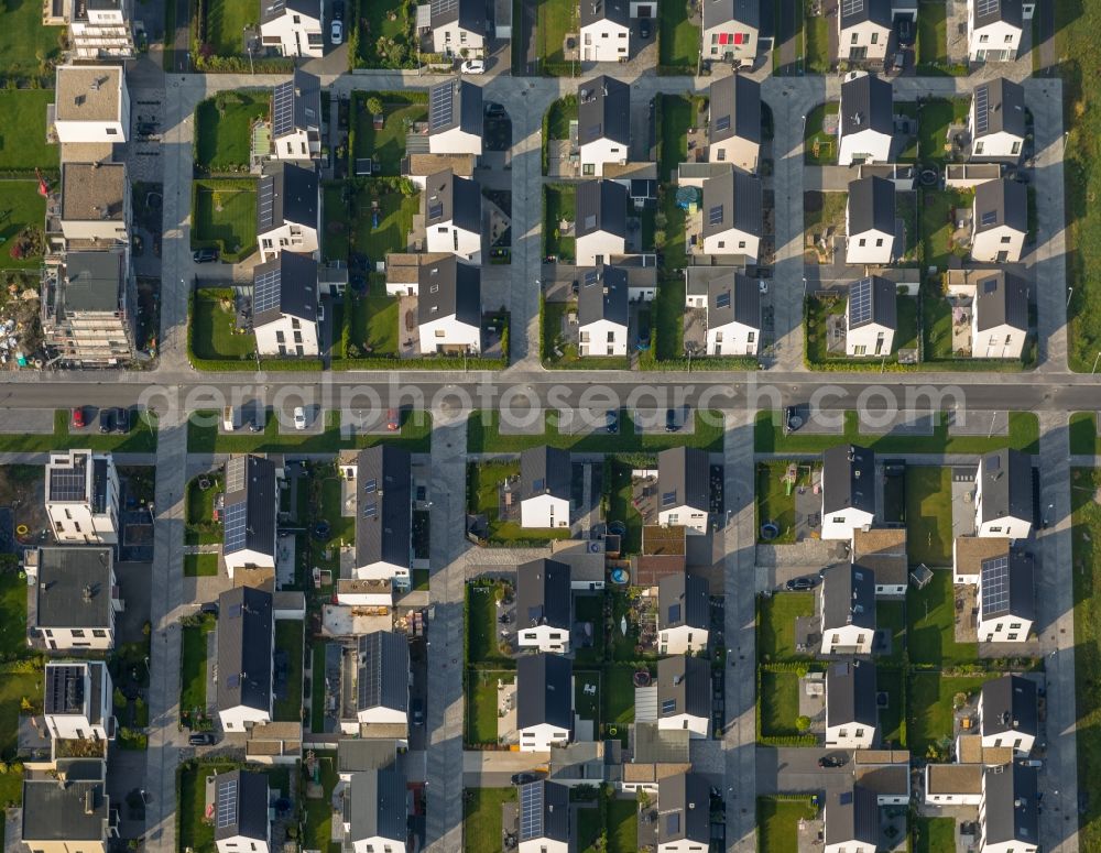 Gelsenkirchen from the bird's eye view: Single-family residential area of settlement Graf Bismarck on Stadler Weg - Karl-Arnold-Weg in Gelsenkirchen in the state North Rhine-Westphalia, Germany