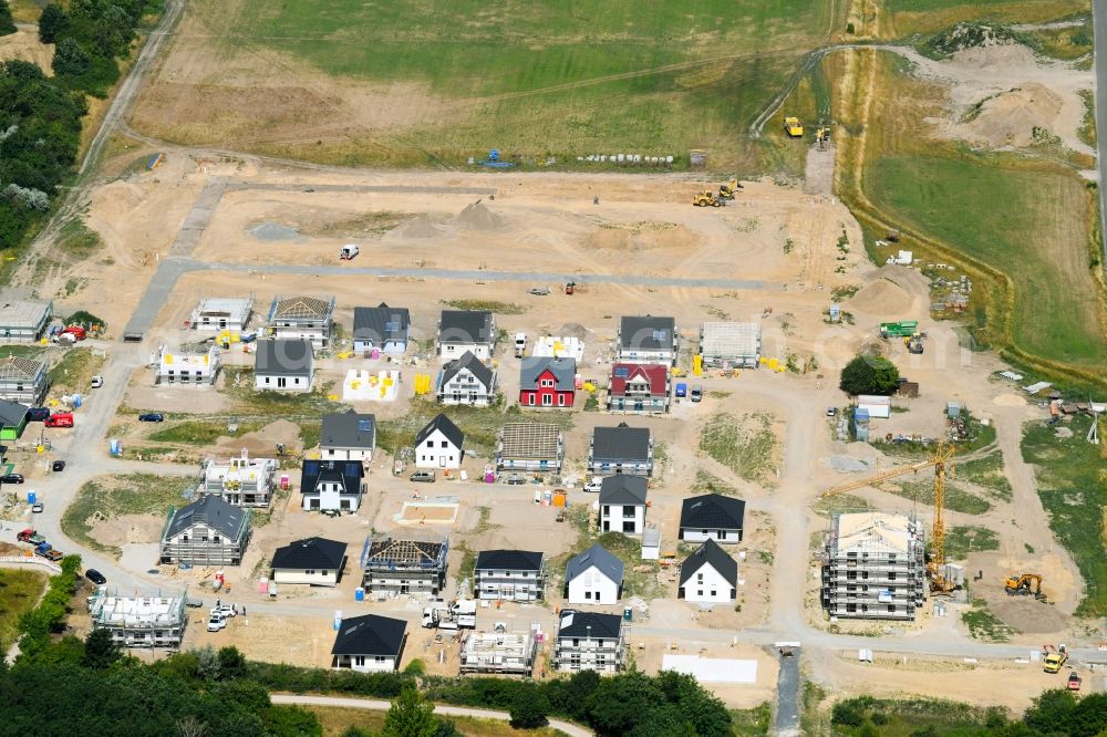 Neuenhagen from above - Single-family residential area of settlement on Gruscheweg in Neuenhagen in the state Brandenburg, Germany