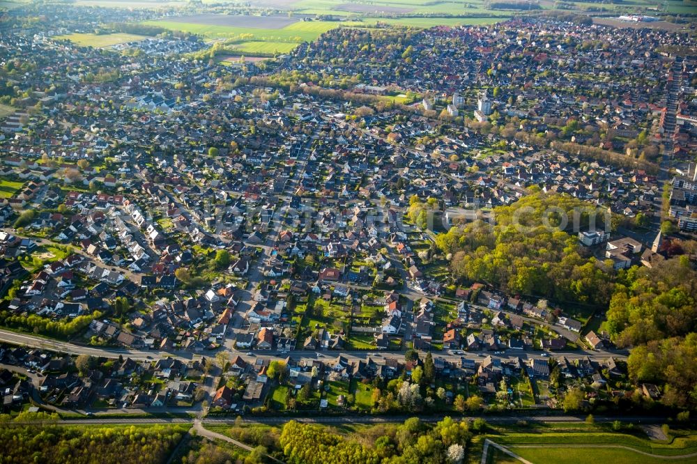 Aerial image Hamm - Single-family residential area of settlement Hammer Strasse between Buelowstrasse and Strackstrasse im Stadtteil Bockum-Hoevel in Hamm in the state North Rhine-Westphalia