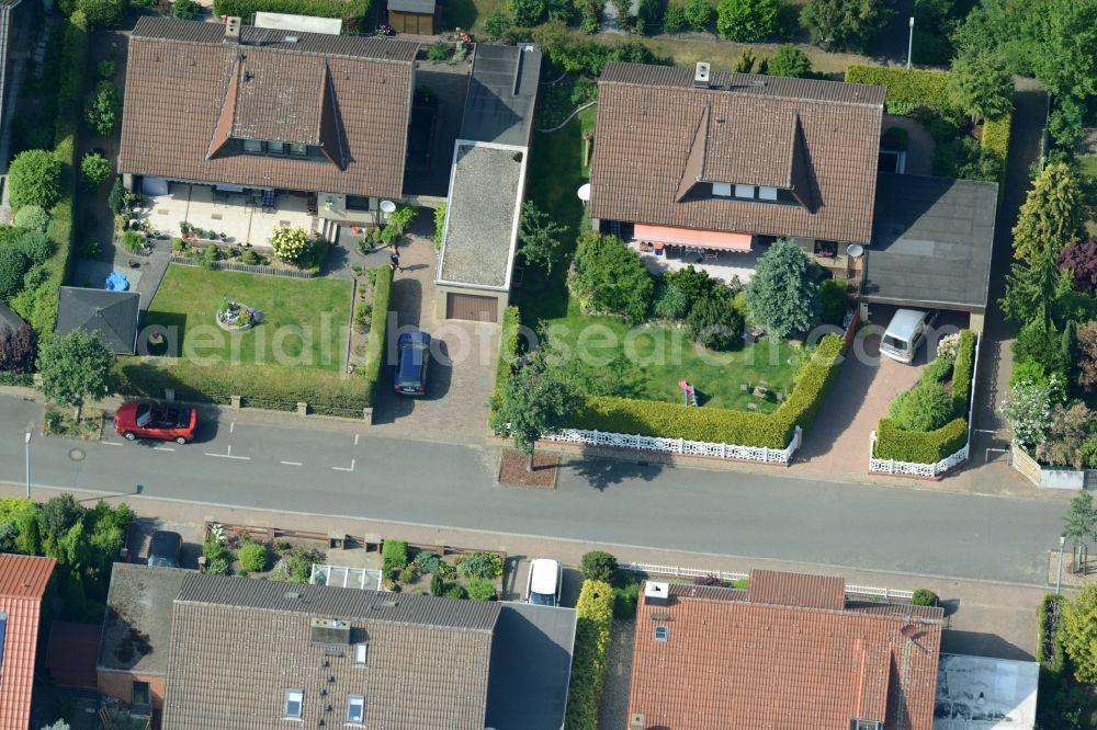 Hehlingen from the bird's eye view: Single-family residential area of settlement on Bruchwiesen in Hehlingen in the state Lower Saxony