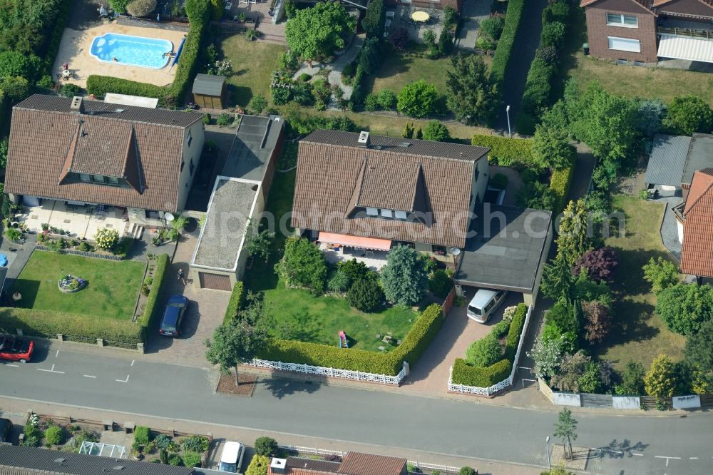 Hehlingen from the bird's eye view: Single-family residential area of settlement on Bruchwiesen in Hehlingen in the state Lower Saxony