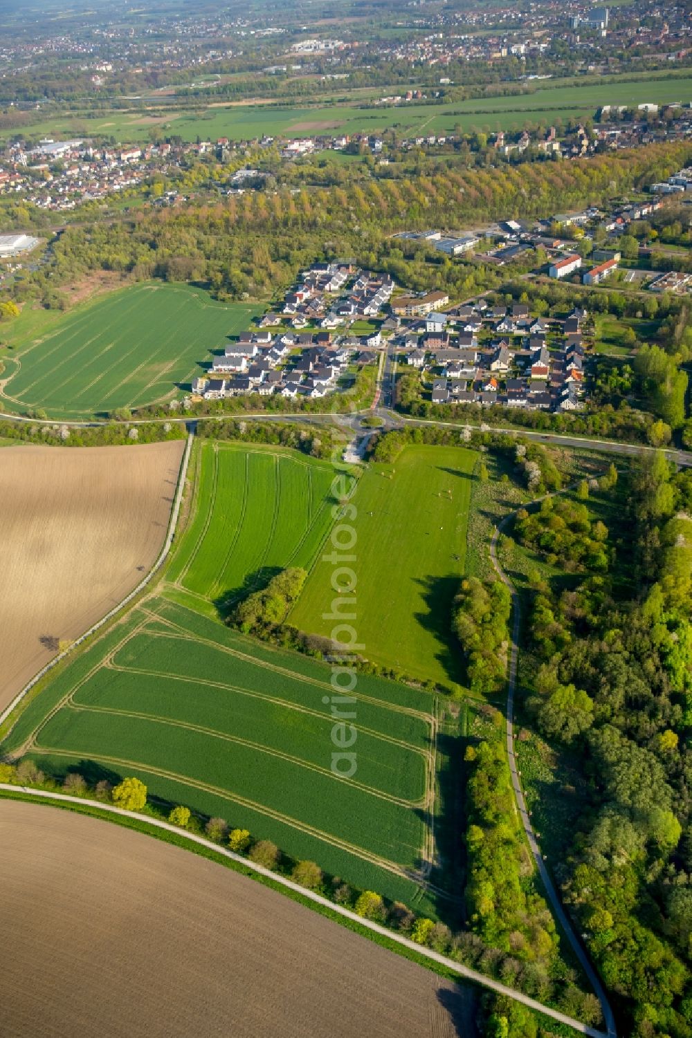 Hamm from above - Residential area with single family houses on Heinrich-Waeltermann-Strasse in the Heessen part of Hamm in the state of North Rhine-Westphalia