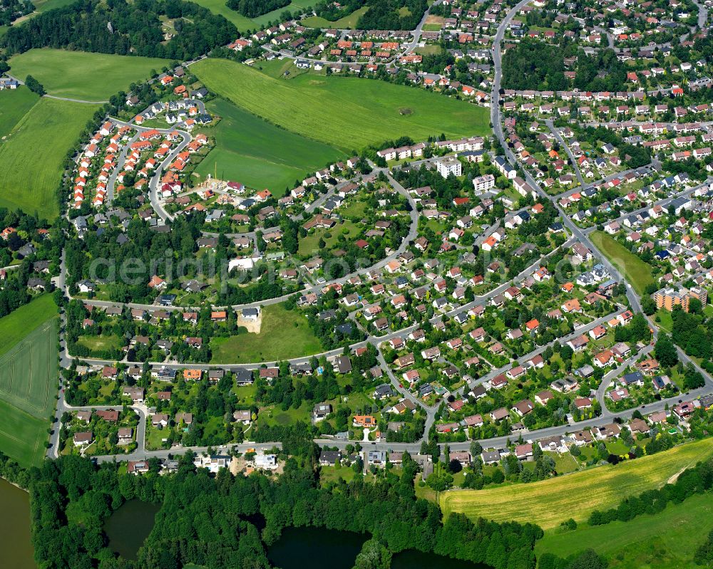 Hof from the bird's eye view: Single-family residential area of settlement in Hof in the state Bavaria, Germany