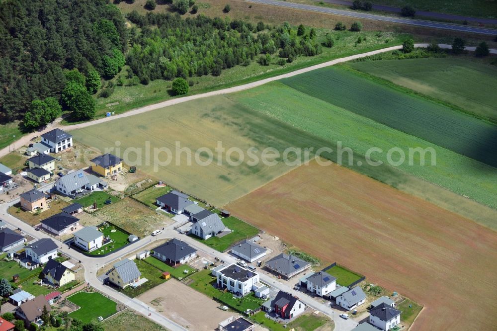 Hohenwarthe from the bird's eye view: Single-family residential area of settlement in Hohenwarthe in the state Saxony-Anhalt