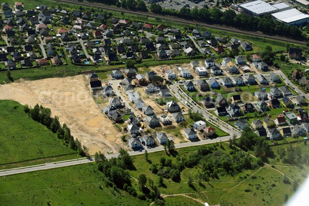 Berlin from above - Single-family residential area of settlement Kaulbachstrasse - Bisamstrasse - Waschbaerweg in the district Mahlsdorf in Berlin, Germany