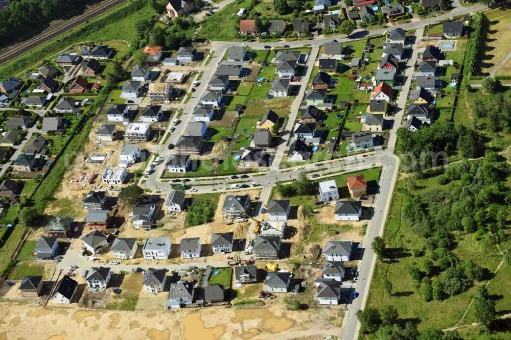 Aerial photograph Berlin - Single-family residential area of settlement Kaulbachstrasse - Bisamstrasse - Waschbaerweg in the district Mahlsdorf in Berlin, Germany