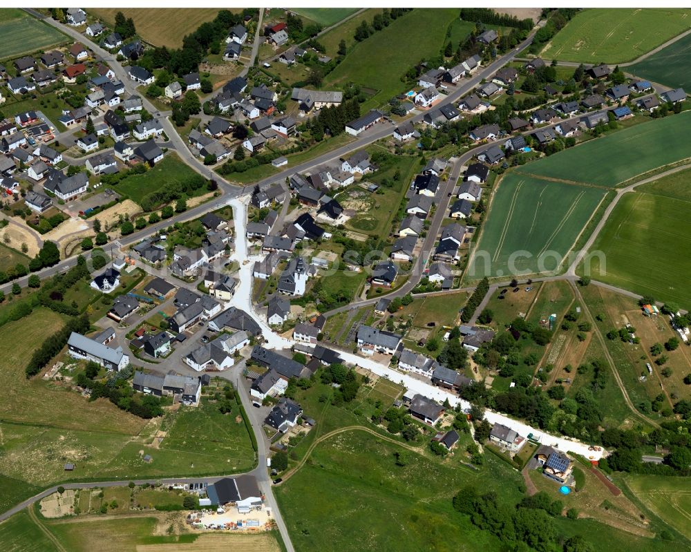 Kisselbach from above - Single-family residential area of settlement in Kisselbach in the state Rhineland-Palatinate