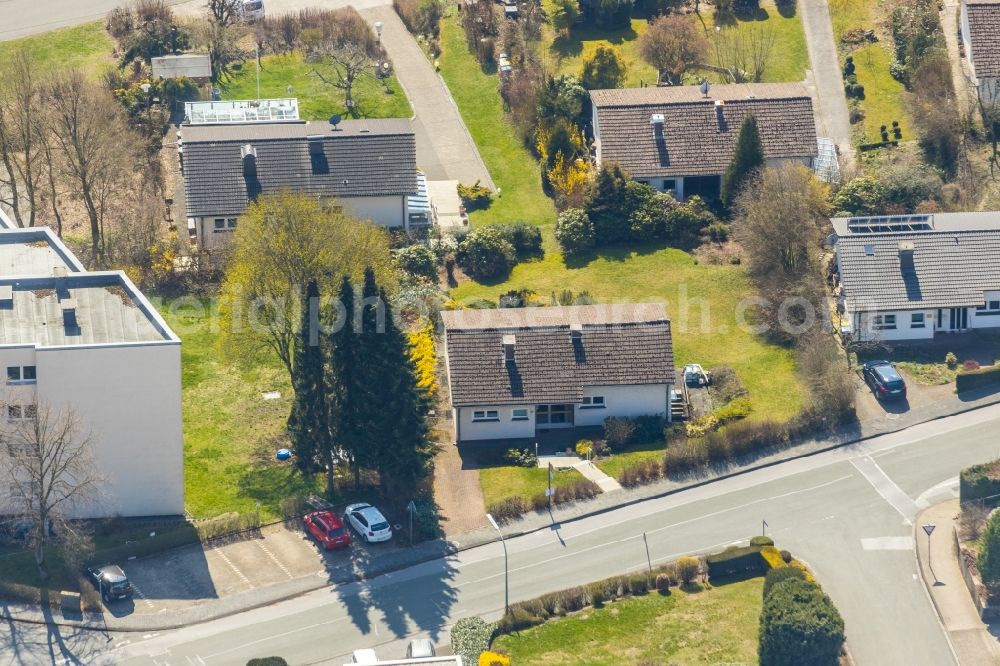 Aerial photograph Meschede - Single-family residential area of settlement on Lanfertsweg in Meschede in the state North Rhine-Westphalia, Germany