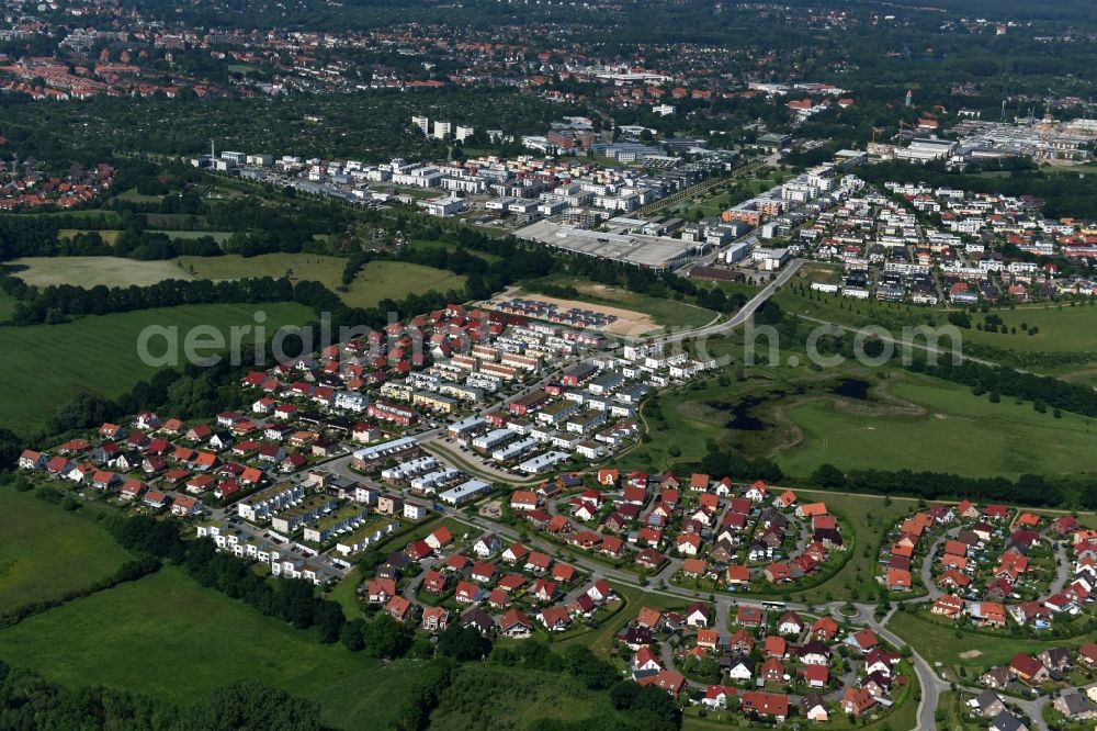 Lübeck from the bird's eye view: Single-family residential area of settlement Sankt Juergen in Luebeck in the state Schleswig-Holstein