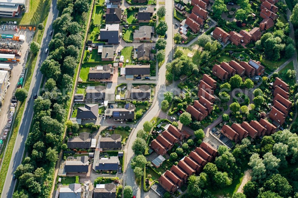 Aerial photograph Stade - Single-family residential area of settlement on Lilienthalstrasse in Stade in the state Lower Saxony, Germany