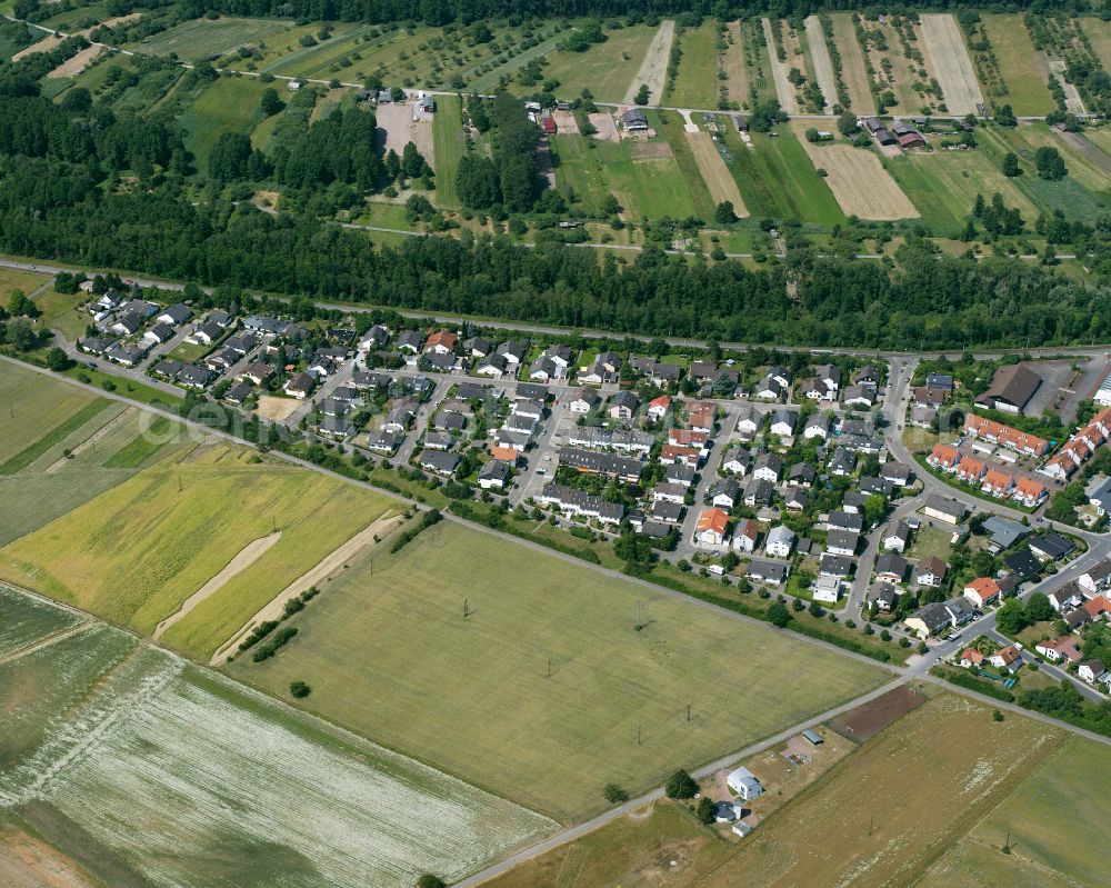 Aerial photograph Linkenheim - Single-family residential area of settlement in Linkenheim in the state Baden-Wuerttemberg, Germany