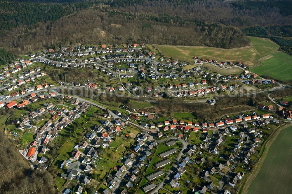 Delligsen from above - Single-family residential area of settlement on Markeldisser Weg - Untere Hilsstrasse - Am Bocksberg in the district Gruenenplan in Delligsen in the state Lower Saxony, Germany