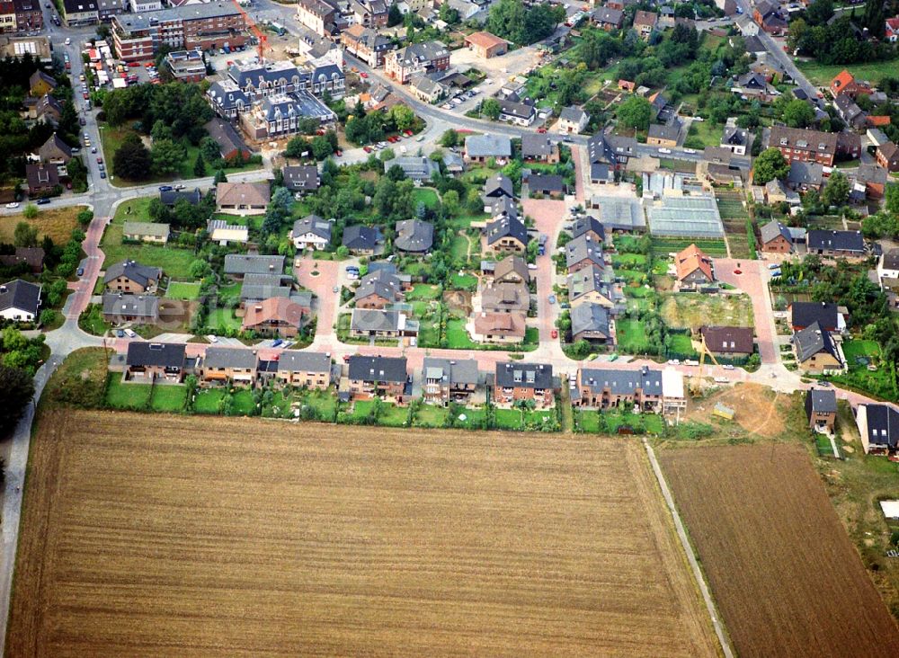 Aerial photograph Alpen - Single-family residential area of settlement Mittelweg - Dahlackerweg in the district Ruhr Metropolitan Area in Alpen in the state North Rhine-Westphalia