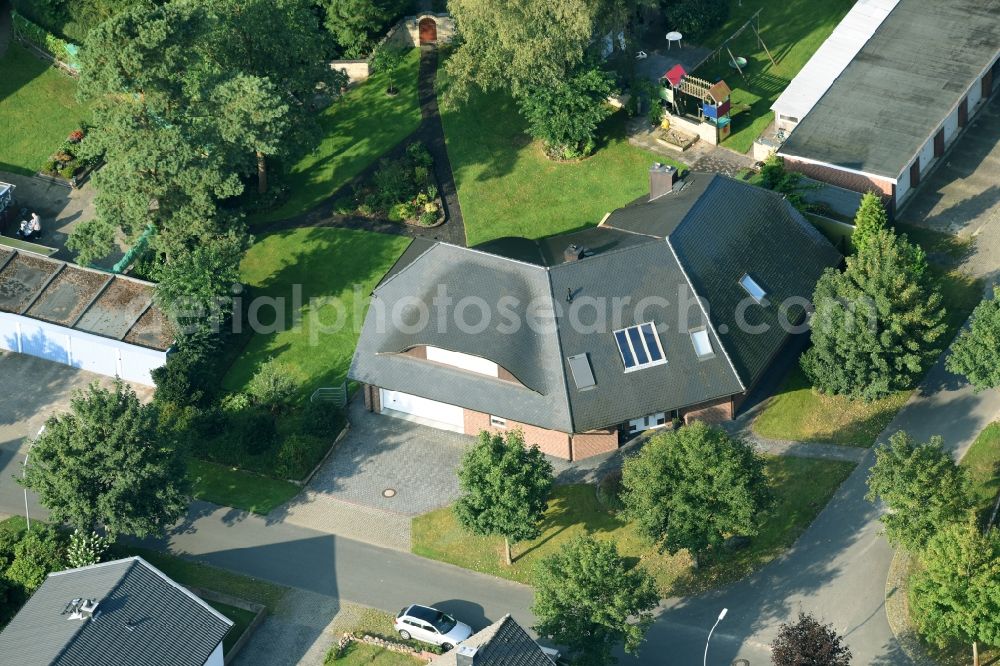 Munster from the bird's eye view: Single-family residential area of settlement An der Raubkammer in Munster in the state Lower Saxony