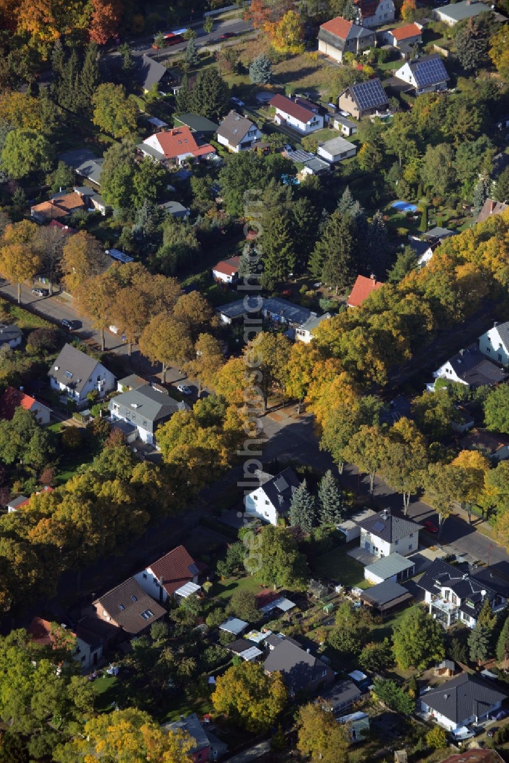 Neuenhagen bei Berlin from above - Single-family residential area of settlement in Neuenhagen bei Berlin in the state Brandenburg