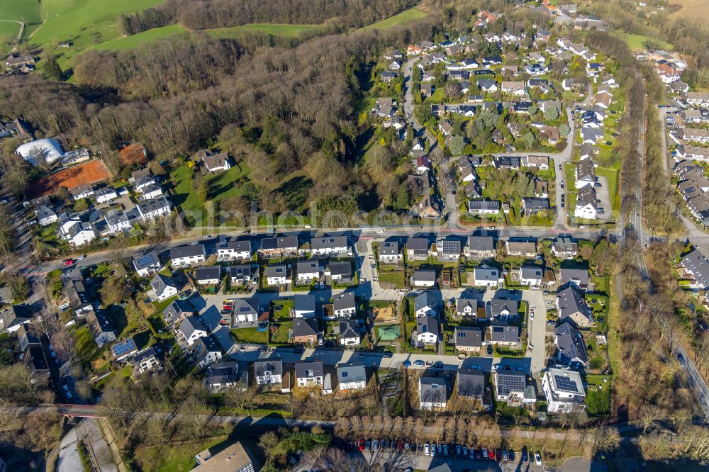 Heiligenhaus from above - Single-family residential area of settlement on Nordring in Heiligenhaus in the state North Rhine-Westphalia, Germany