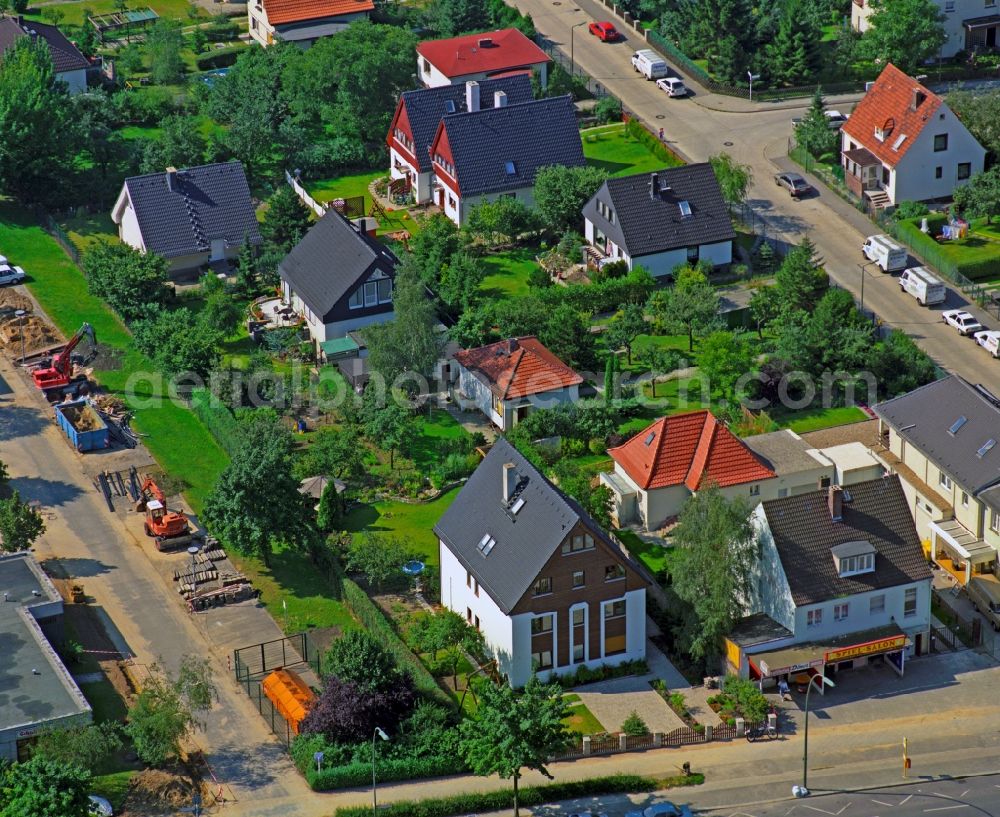 Berlin from above - Single-family residential area of settlement in the district Britz in Berlin, Germany